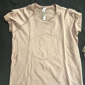 EUC Lululemon Top